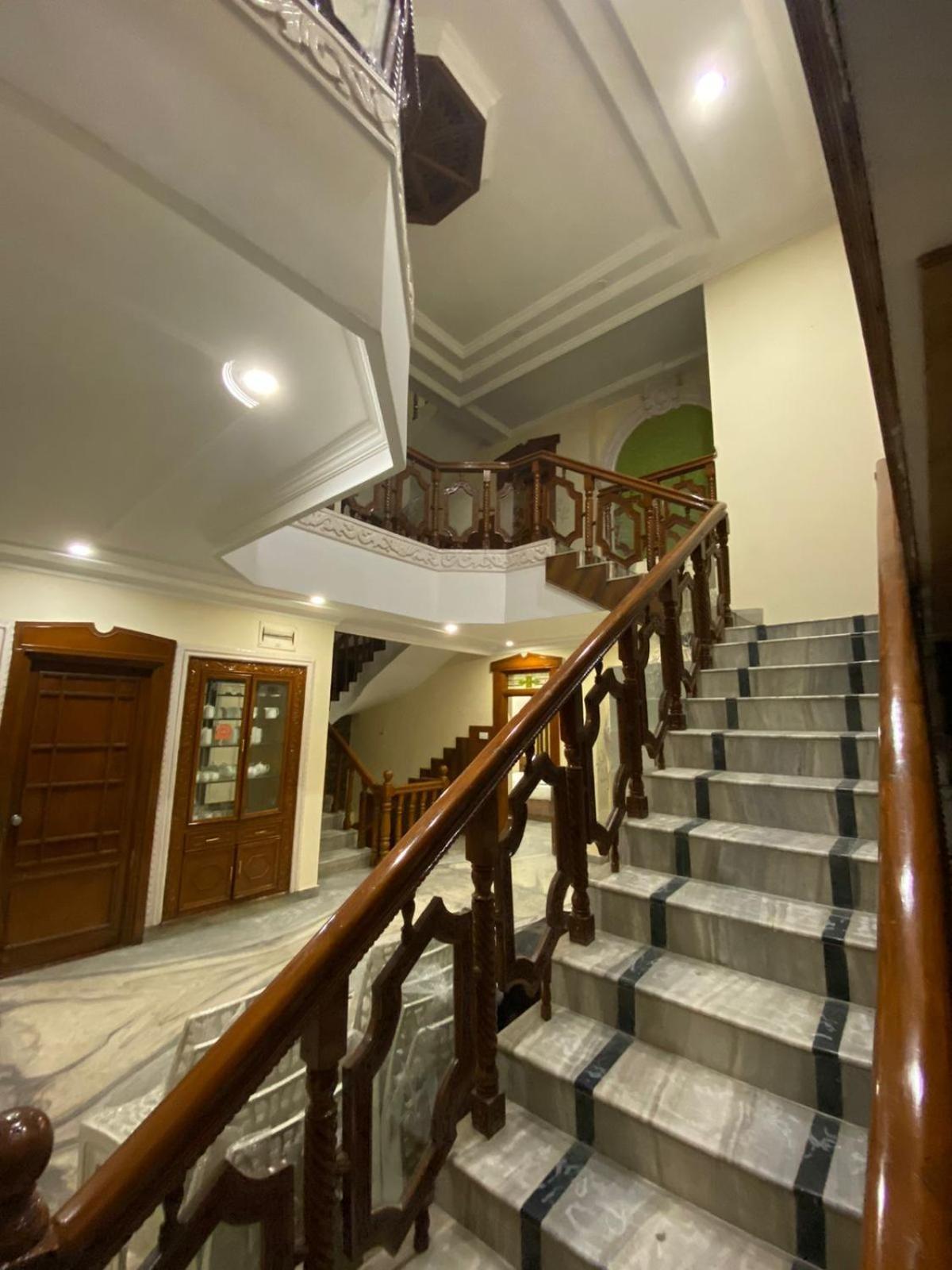 Hotel Kp Suites Metro Hajdarábád Exteriér fotografie